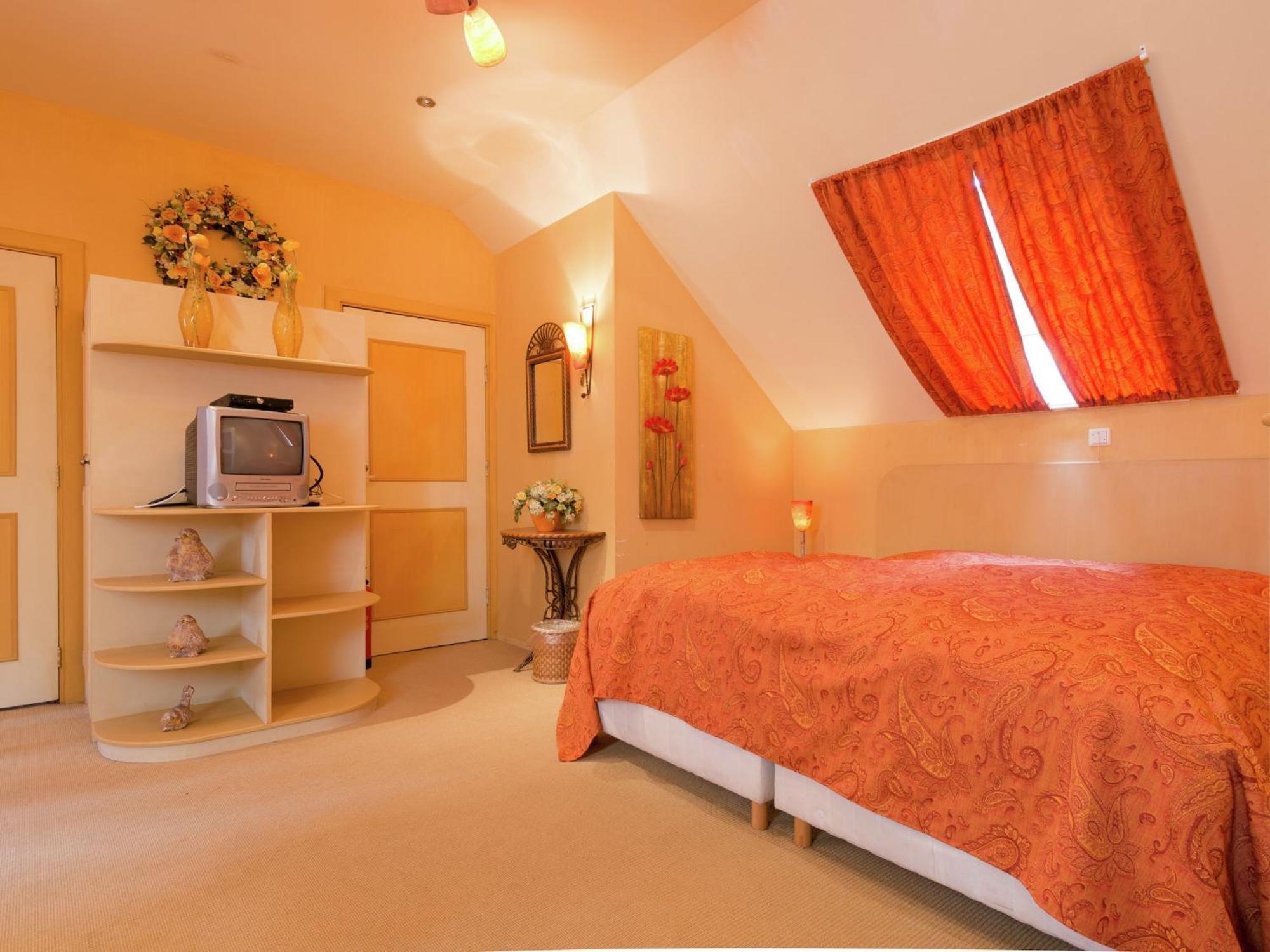 Quietly Located Farmhouse With Sauna And Hot Tub Balkbrug Eksteriør bilde